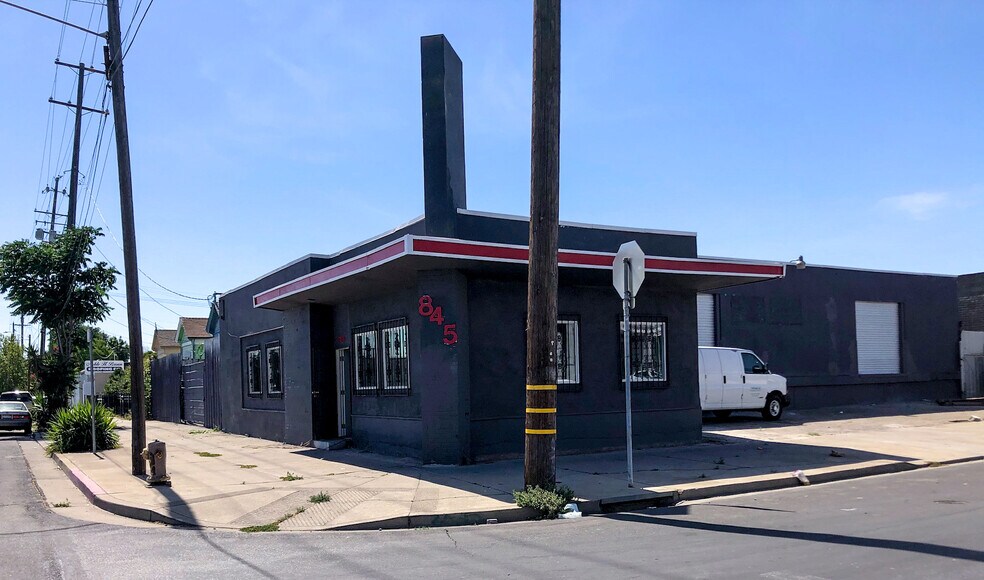 845 E Hazelton Ave, Stockton, CA 95203
