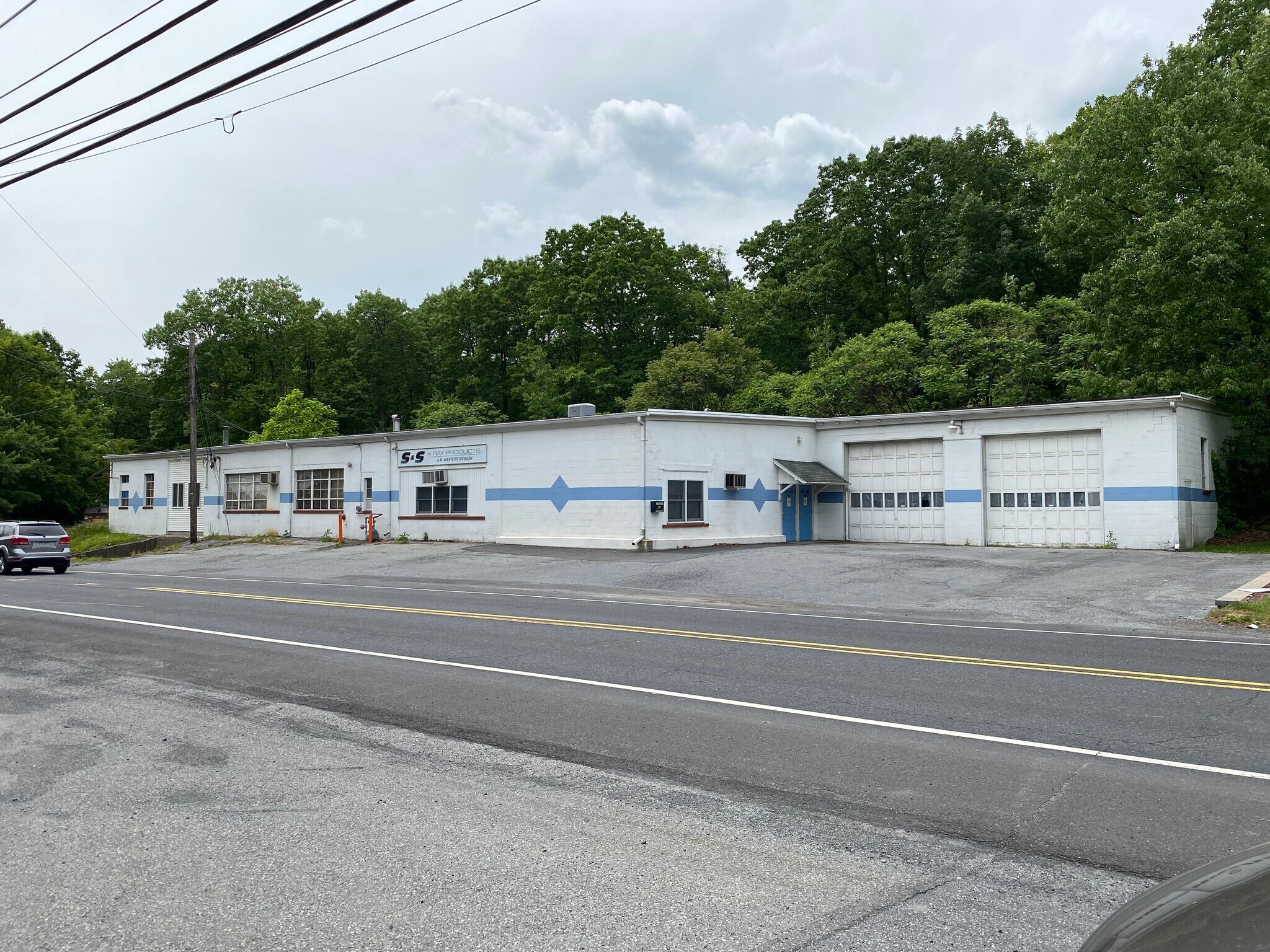 1000 W Pennsylvania Ave, Pen Argyl, PA 18072