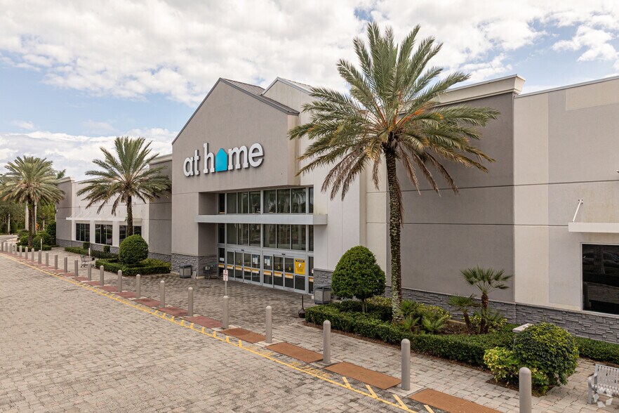 100 Gander Way, Palm Beach Gardens, FL for sale - Primary Photo - Image 1 of 1