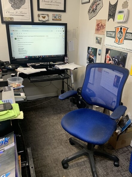 2442 SE 1st St, Redmond, OR for lease - Building Photo - Image 3 of 7