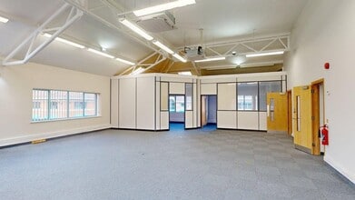 Tancred Clos, Leamington Spa for lease Interior Photo- Image 2 of 27