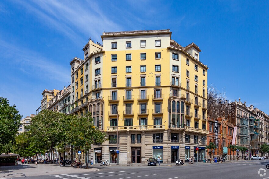 in Rambla de Catalunya, Barcelona for sale - Primary Photo - Image 1 of 1