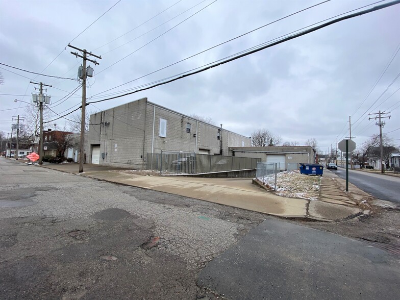 21 N 12th St, Belleville, IL for sale - Building Photo - Image 2 of 25