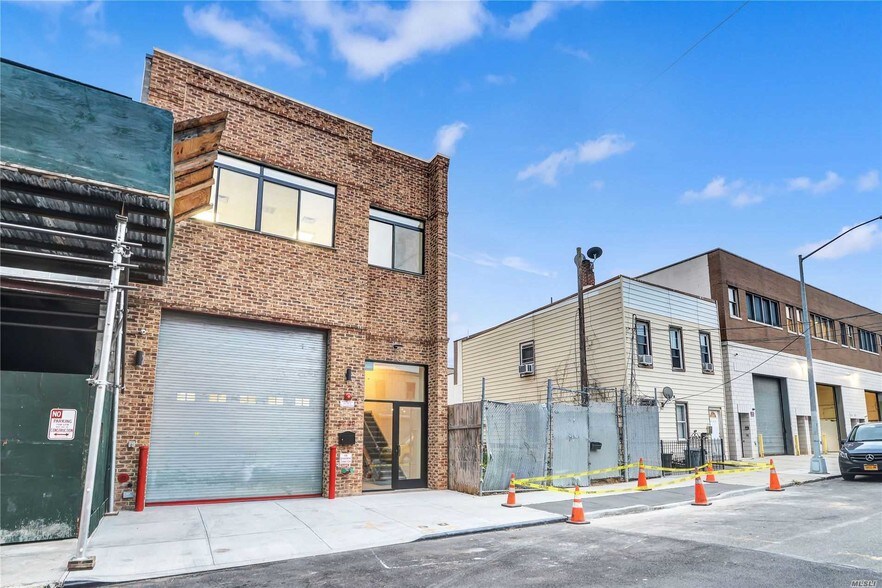 2449 47th St, Long Island City, NY for sale - Building Photo - Image 1 of 1