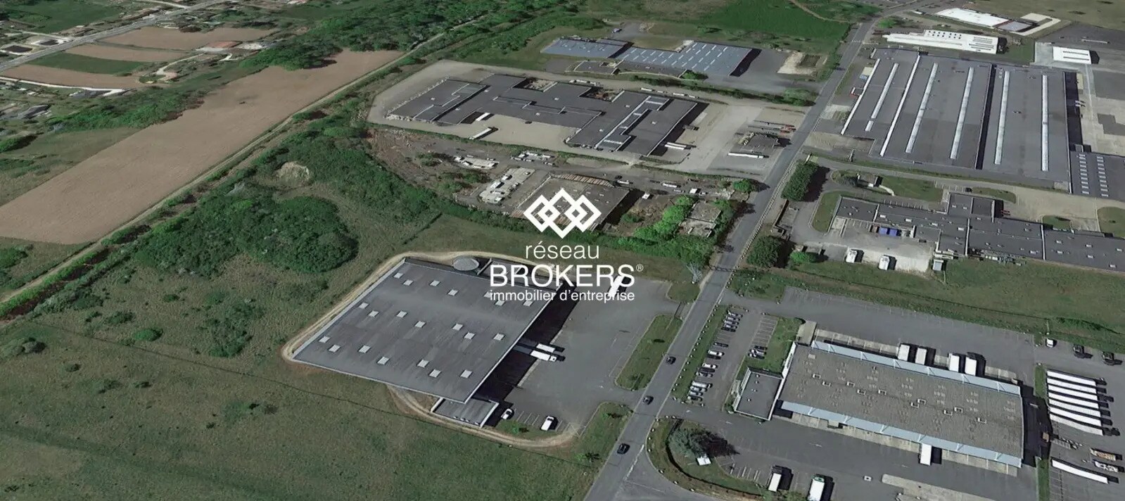 Industrial in Amilly for lease Building Photo- Image 1 of 3