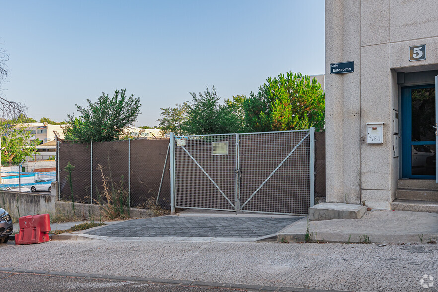 Calle Estocolmo, 3, Las Rozas de Madrid, Madrid for sale - Primary Photo - Image 1 of 2