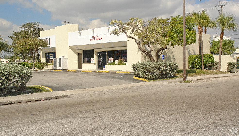 209 W Hillsboro Blvd, Deerfield Beach, FL for lease - Primary Photo - Image 1 of 2