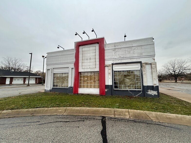900 Broadway, Gary, IN for sale - Building Photo - Image 3 of 6