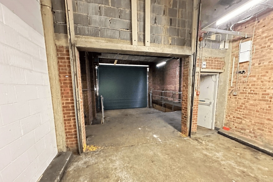 Plough Rd, Yateley for lease - Building Photo - Image 3 of 9