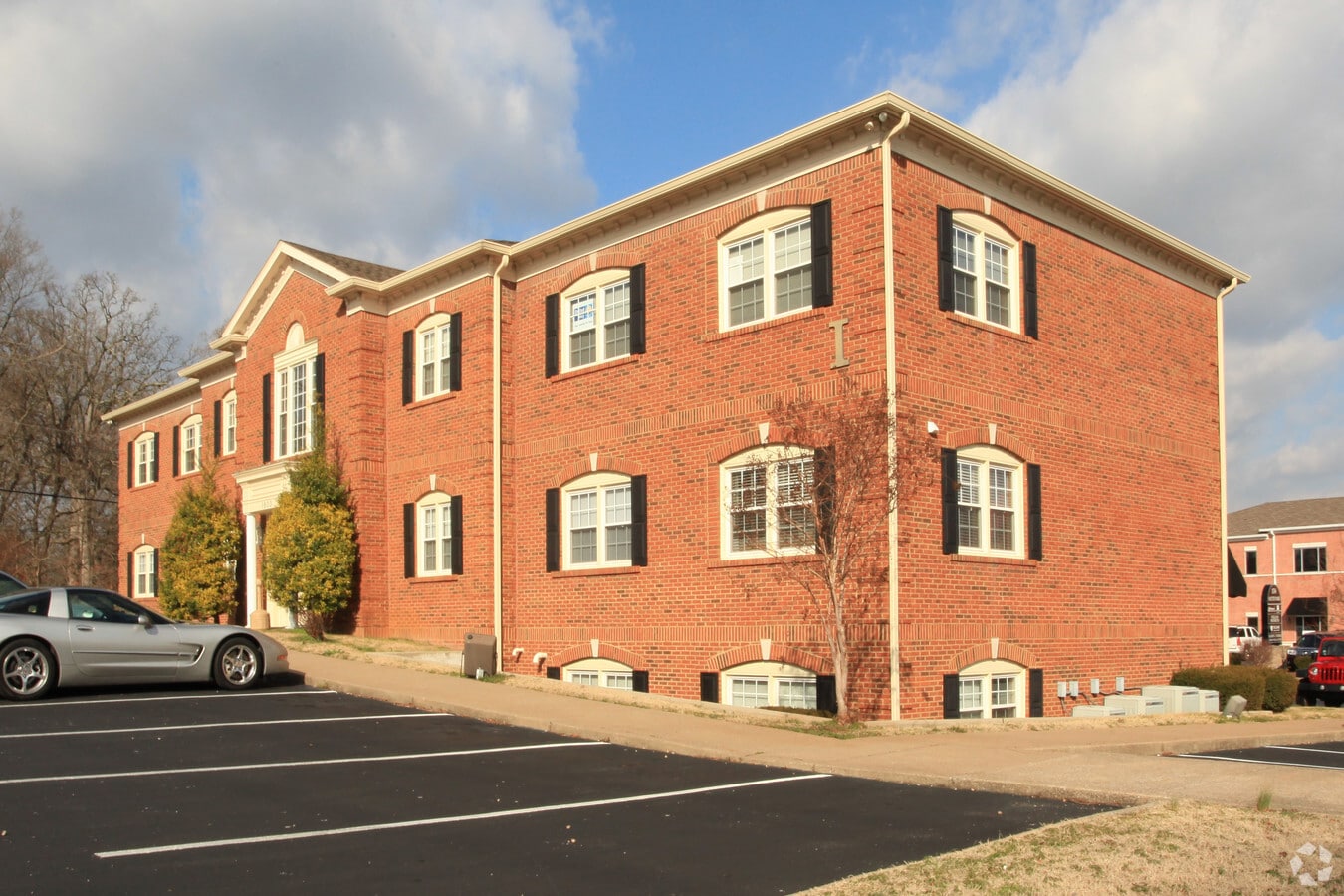 1600 Scottsville Rd, Bowling Green, KY 42104