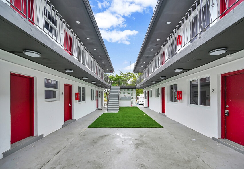 1265 Sharazad Blvd, Opa Locka, FL for sale - Building Photo - Image 1 of 18