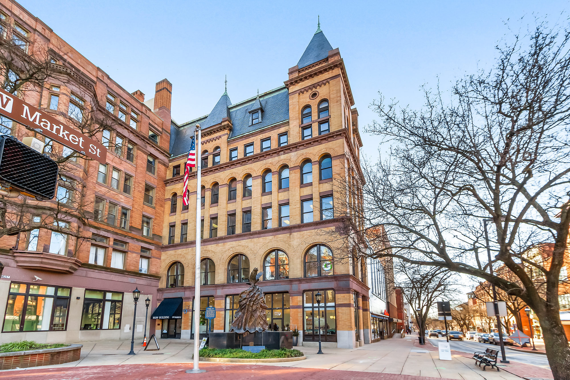 2 W Market St, York, PA for lease Building Photo- Image 1 of 15