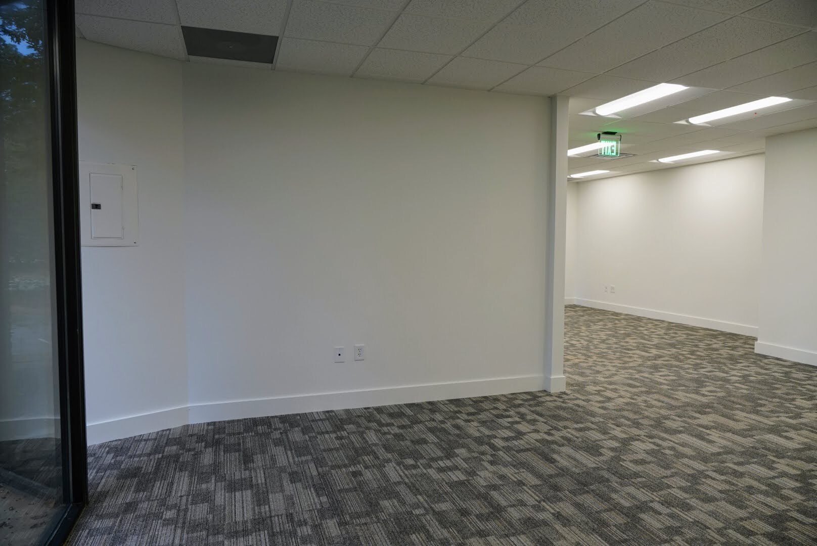 1010 Huntcliff, Atlanta, GA for lease Interior Photo- Image 1 of 16