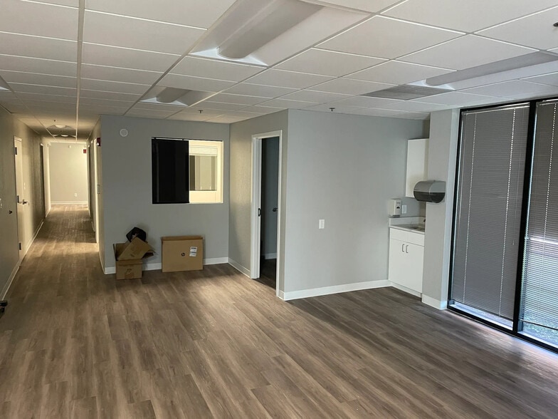 13301 N Meridian Ave, Oklahoma City, OK for lease - Interior Photo - Image 2 of 7