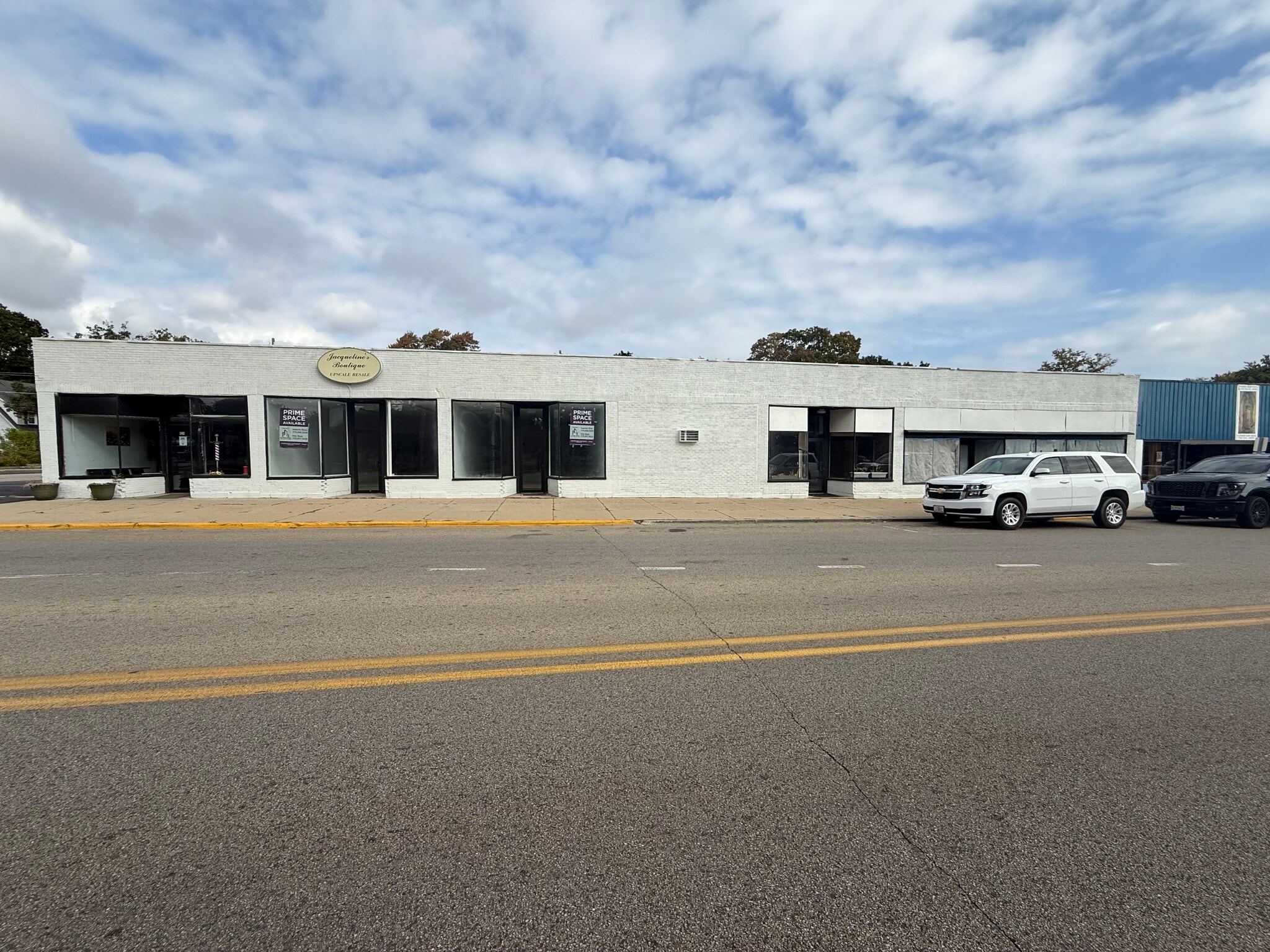 814-824 Glen Flora Ave, Waukegan, IL for lease Building Photo- Image 1 of 6