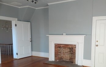 447 Arlington St, Greensboro, NC for lease Interior Photo- Image 2 of 4