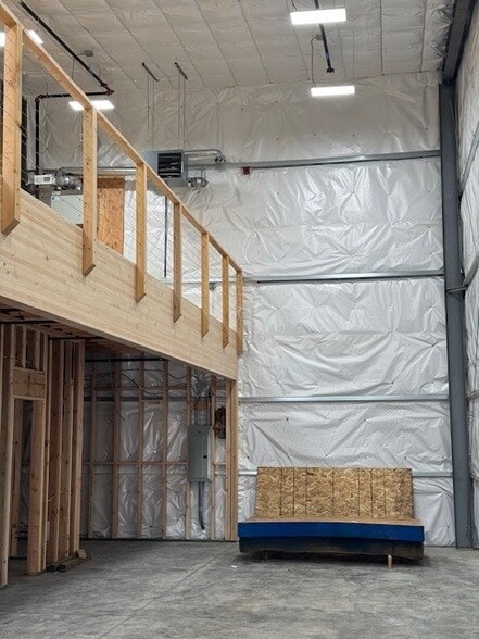 2001 Henson Rd, Mount Vernon, WA for lease - Building Photo - Image 2 of 4