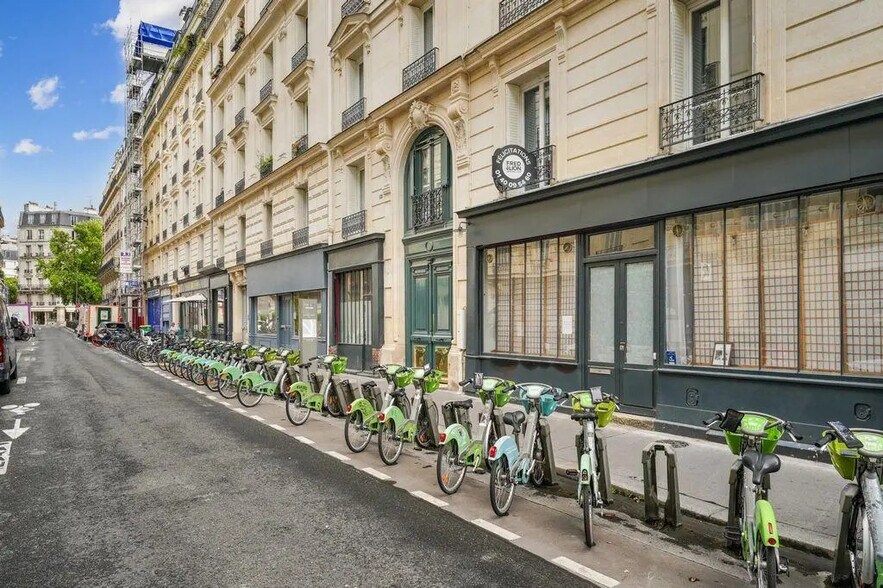 Retail in Paris for lease - Building Photo - Image 1 of 10
