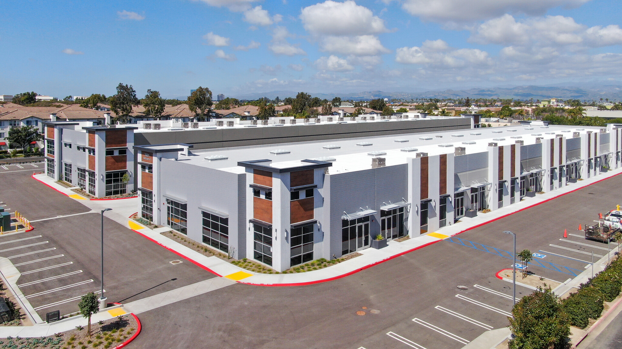 2301 Santiago Ct, Oxnard, CA for lease Building Photo- Image 1 of 13