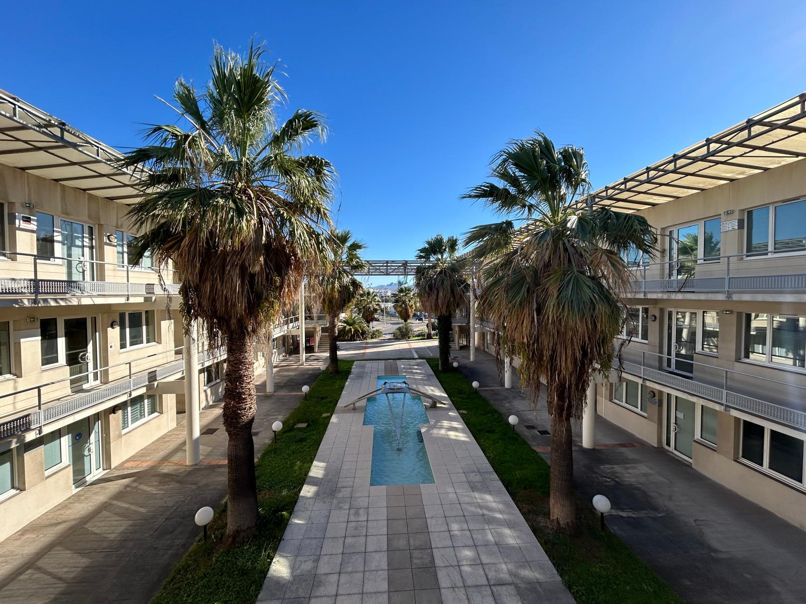 7 Avenue Andre Roussin, Marseille for lease Interior Photo- Image 1 of 5