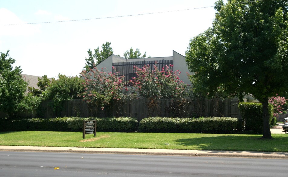 916-920 W Mitchell St, Arlington, TX for sale - Primary Photo - Image 1 of 1