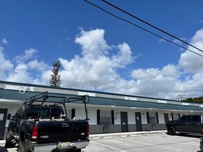 4861-4875 NE 12th Ave, Fort Lauderdale, FL for lease Interior Photo- Image 1 of 2