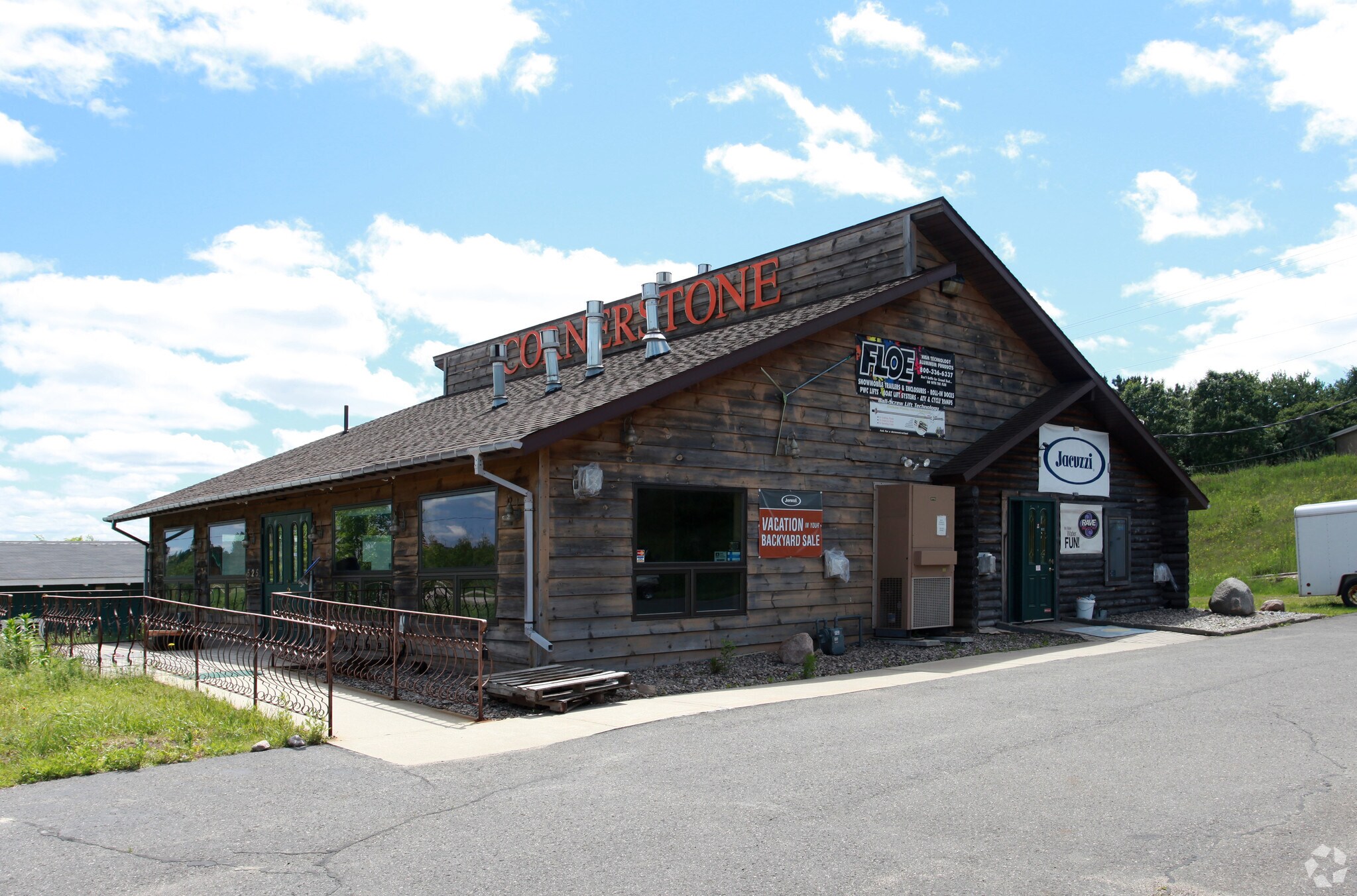 525 Hat Trick Ave, Eveleth, MN for sale Primary Photo- Image 1 of 1