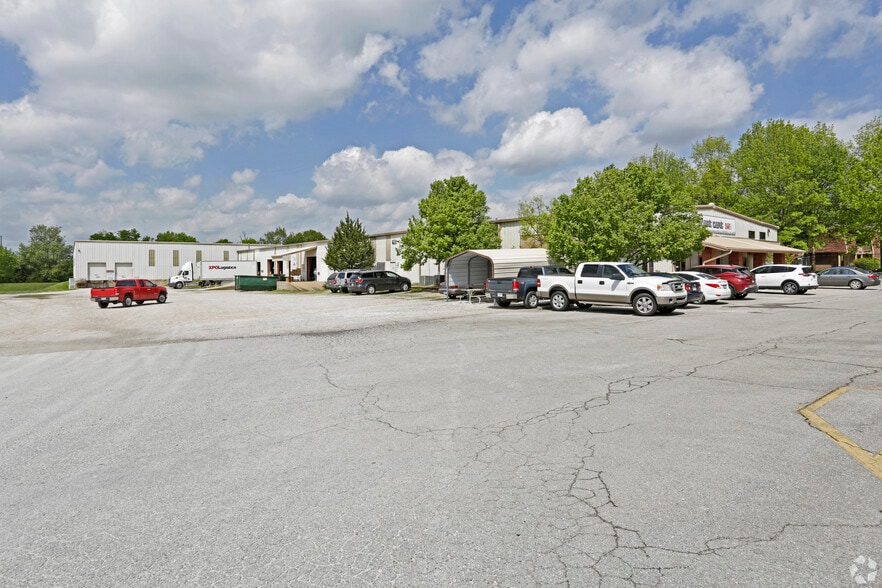 1821 S 1st St, Rogers, AR for lease - Building Photo - Image 3 of 5