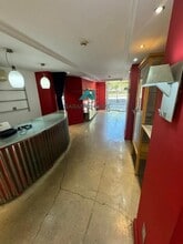 Retail in Zaragoza, Zaragoza for lease Interior Photo- Image 2 of 10