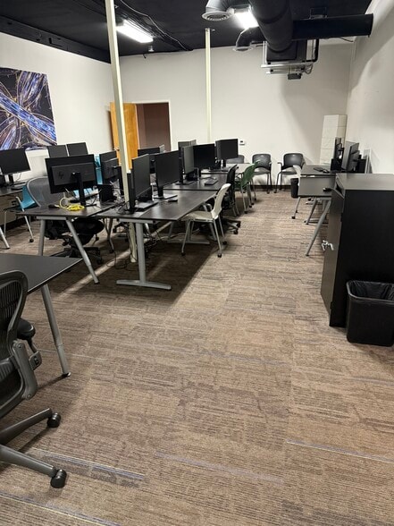 1605 E Plaza Dr, Tallahassee, FL for lease - Building Photo - Image 2 of 6