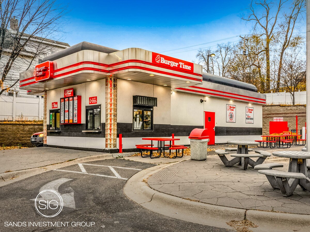 1011 Robert St S, West Saint Paul, MN for sale Building Photo- Image 1 of 1