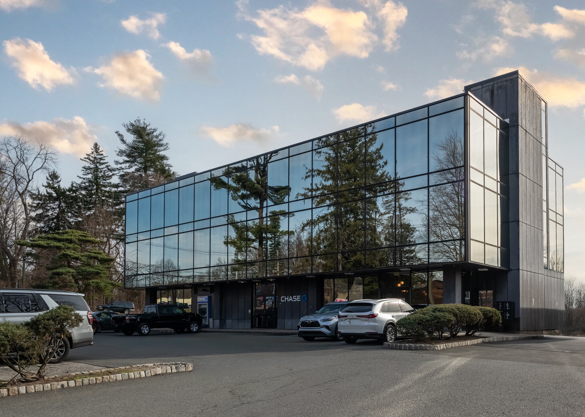 501 Chestnut Ridge Rd, Spring Valley, NY for lease Building Photo- Image 1 of 13