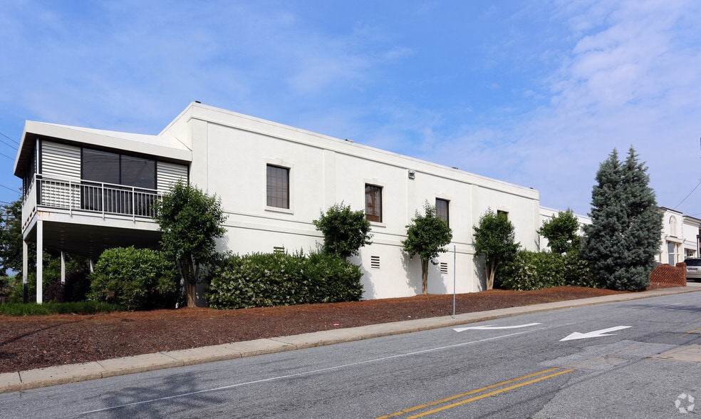 116 Lindsay St, High Point, NC for sale - Building Photo - Image 1 of 4