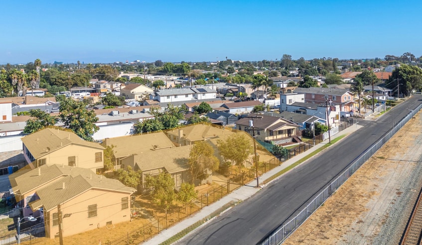 1786 E 110th St, Los Angeles, CA for sale - Building Photo - Image 2 of 14