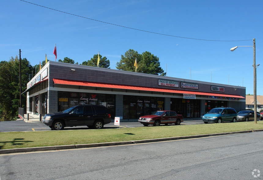 6806 Peachtree Industrial Blvd, Atlanta, GA for lease - Primary Photo - Image 1 of 4