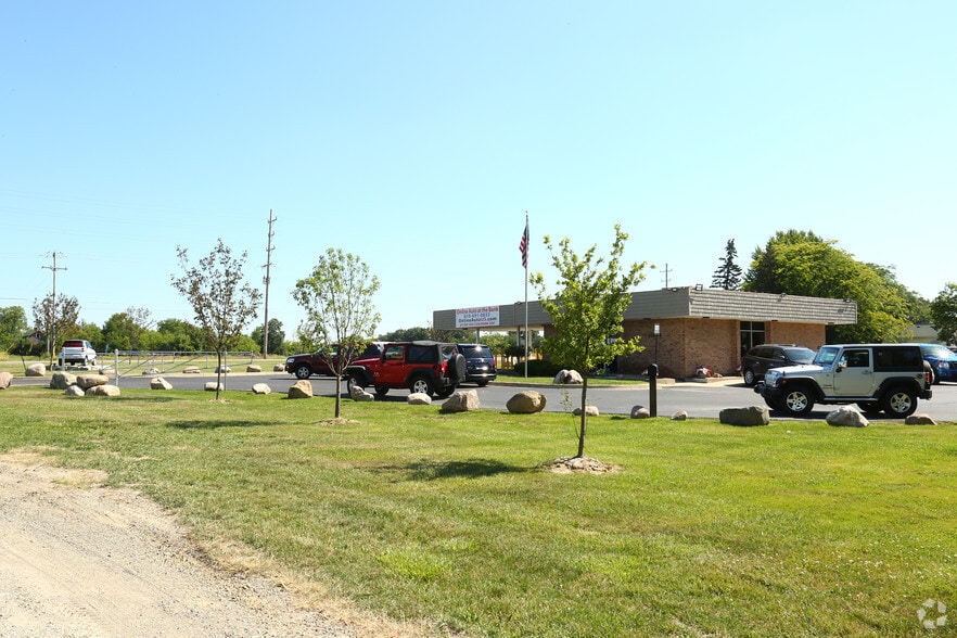 11293 Torrey Rd, Fenton, MI for sale - Building Photo - Image 2 of 29