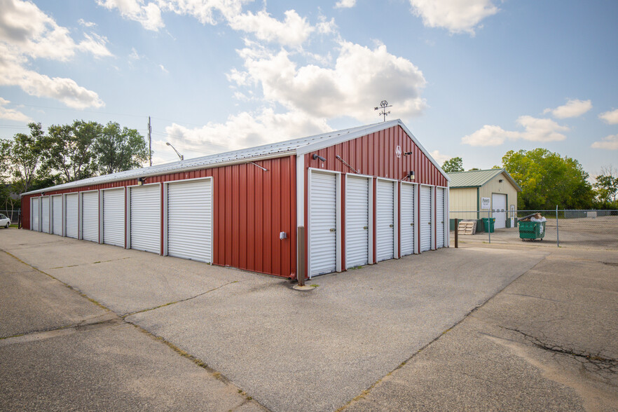 Allstate Storage & Carwash portfolio of 2 properties for sale on LoopNet.com - Building Photo - Image 1 of 7