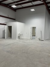 120 Commercial Dr, Saint Augustine, FL for lease Interior Photo- Image 2 of 14