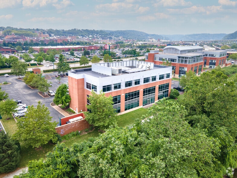 395 E Waterfront Dr, Homestead, PA for lease - Building Photo - Image 2 of 10