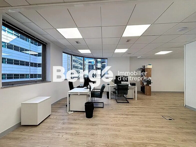 Office in Nice for lease - Interior Photo - Image 2 of 6