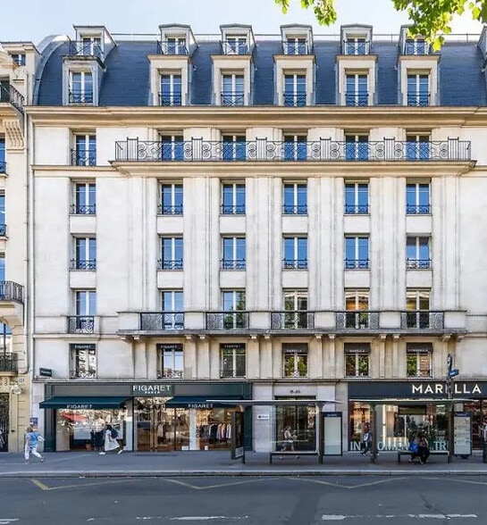 Office in Paris for lease - Building Photo - Image 1 of 4