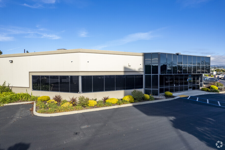 3847-3857 Breakwater Ave, Hayward, CA for lease - Building Photo - Image 3 of 6