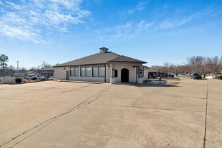 More details for 3853 N Crossover Rd, Fayetteville, AR - Retail for Sale