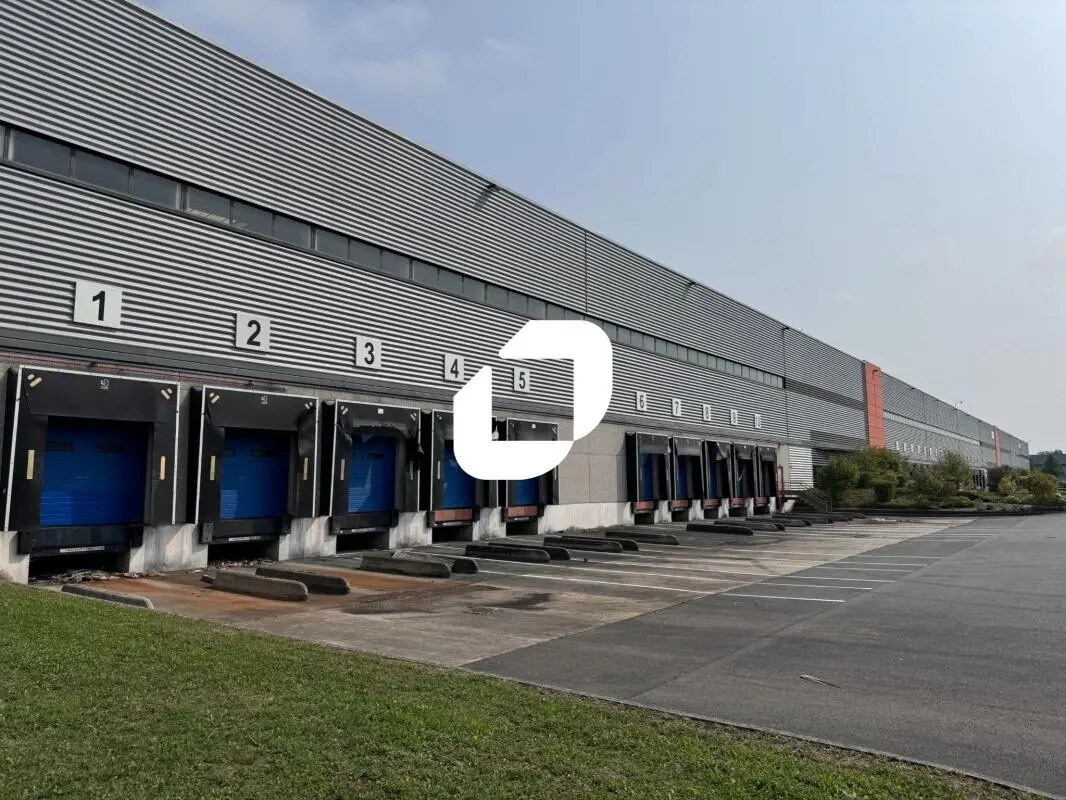 Flex in Houplines for lease Building Photo- Image 1 of 13