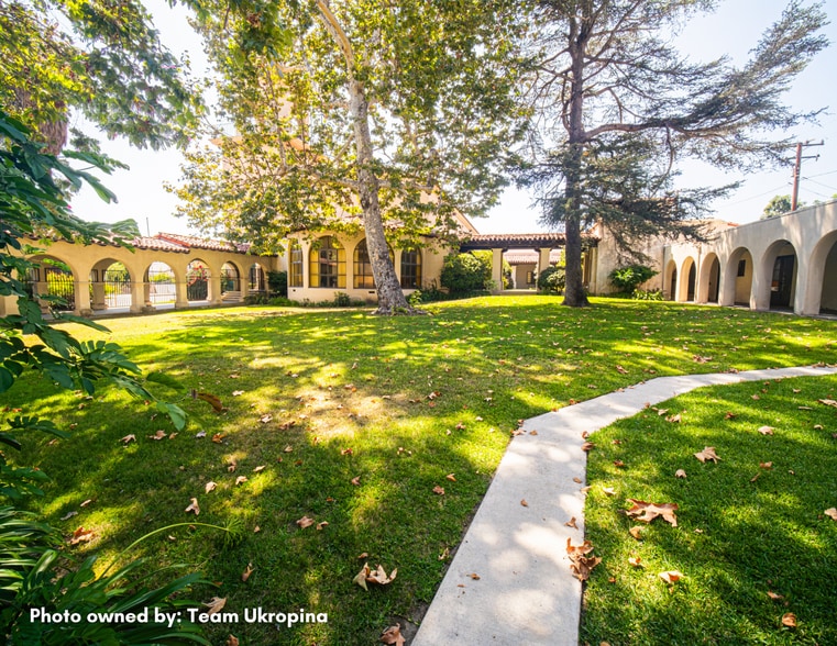 2033 E Washington Blvd, Pasadena, CA for lease - Building Photo - Image 3 of 4