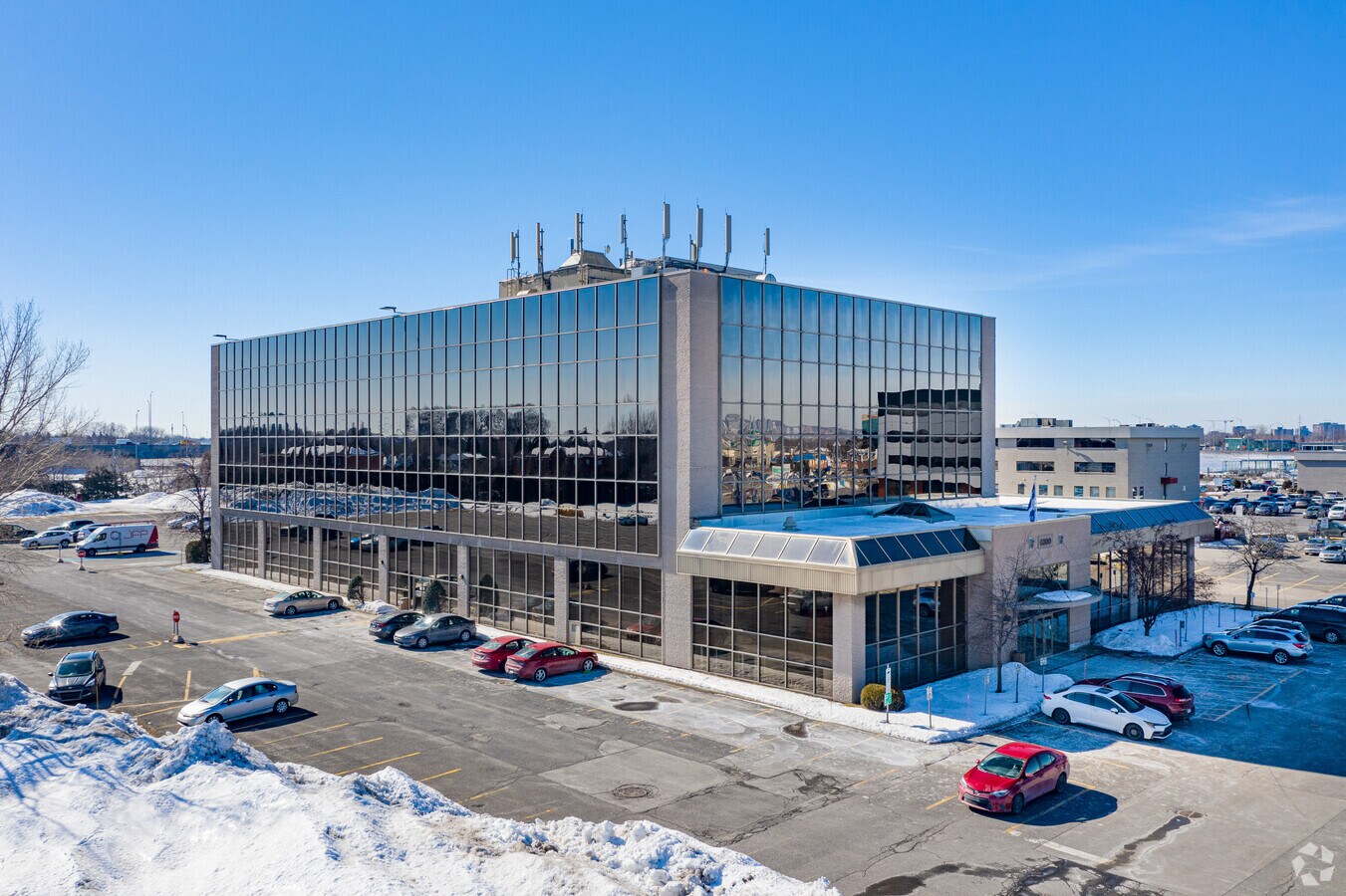 6300 Av Auteuil, Brossard, QC J4Z 3P2 Complex Auteuil