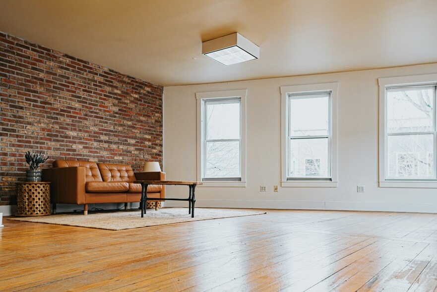 4914 Rainier Ave S, Seattle, WA for lease - Building Photo - Image 1 of 10