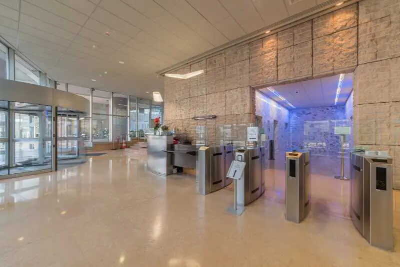 7-11 Place Des Cinq Martyrs Du Lycée Buffon, Paris for lease - Interior Photo - Image 3 of 22