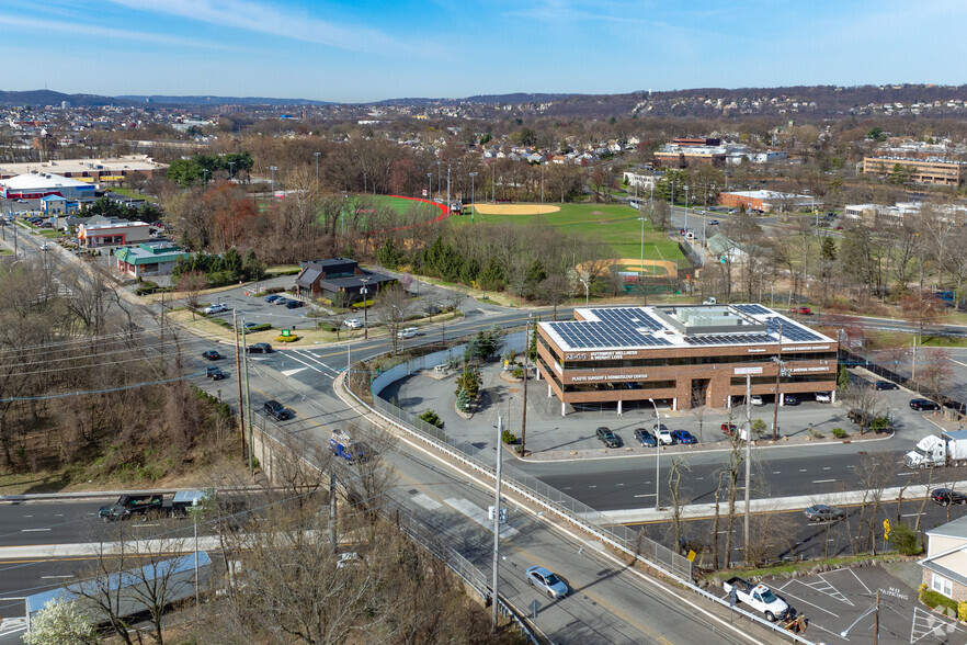 23-00 State Route 208, Fair Lawn, NJ for lease - Aerial - Image 1 of 4