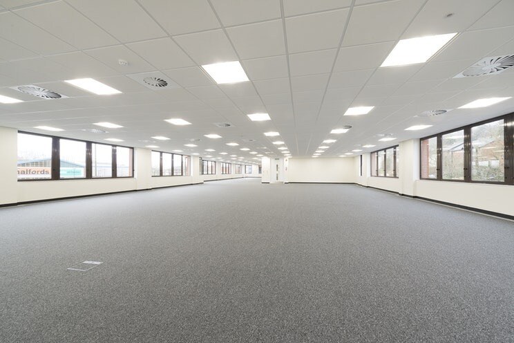 41-51 Brighton Rd, Redhill for lease - Interior Photo - Image 2 of 8